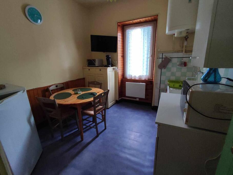 Ferienwohnung Le Nid Douillet Boheme Linge Fourni La Bourboule Exterior foto