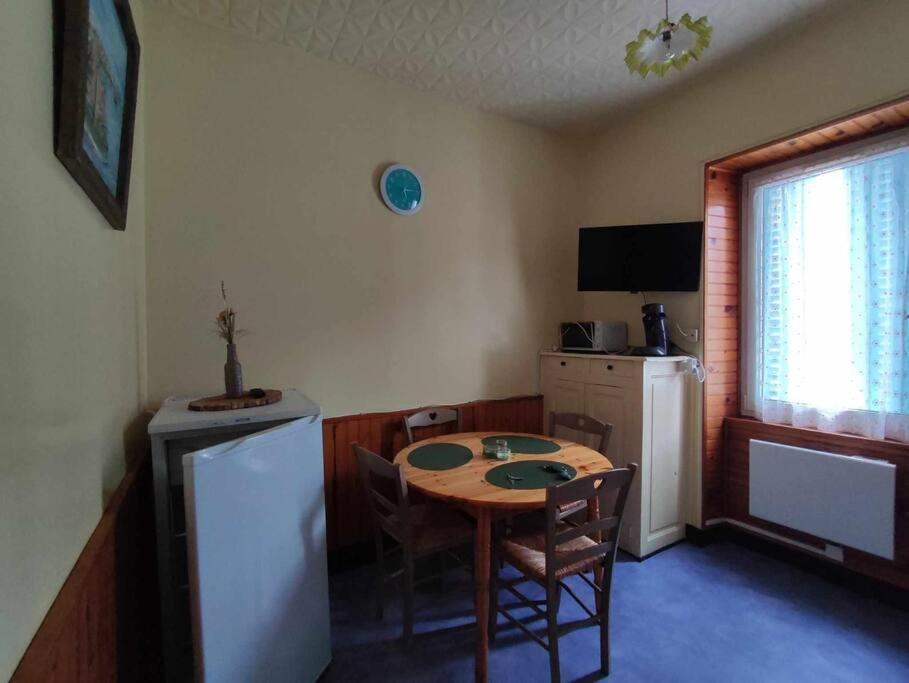 Ferienwohnung Le Nid Douillet Boheme Linge Fourni La Bourboule Exterior foto